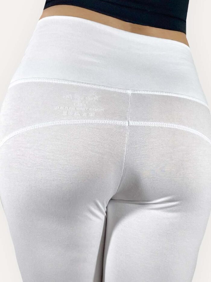 yoga-legging-wit-closeup