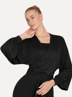 ballet- en yogavestje voor dames in zwart van bamboe op model