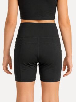 bike-pants-zwart-model-kind-achterkant