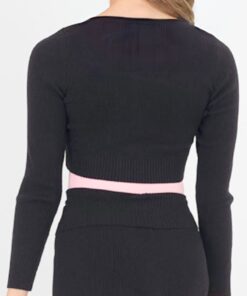 dans cropped top achter zwart