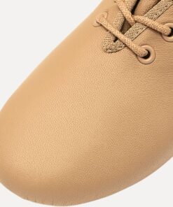 jazzschoenen laag huidskleur close-up
