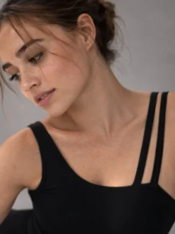 Zwart asymmetrisch balletpak dames met dubbele bandjes