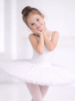 tutu in wit voor kinderen - pavlova - close-up