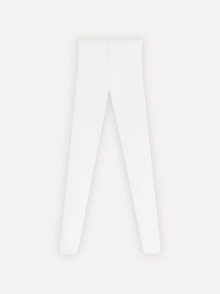 witte balletpanty met voet flatlay