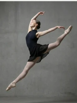 zwart balletpakje in turtleneck - mystique - sfeerfoto